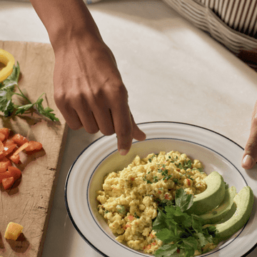 Veggie Cottage Cheese Scramble